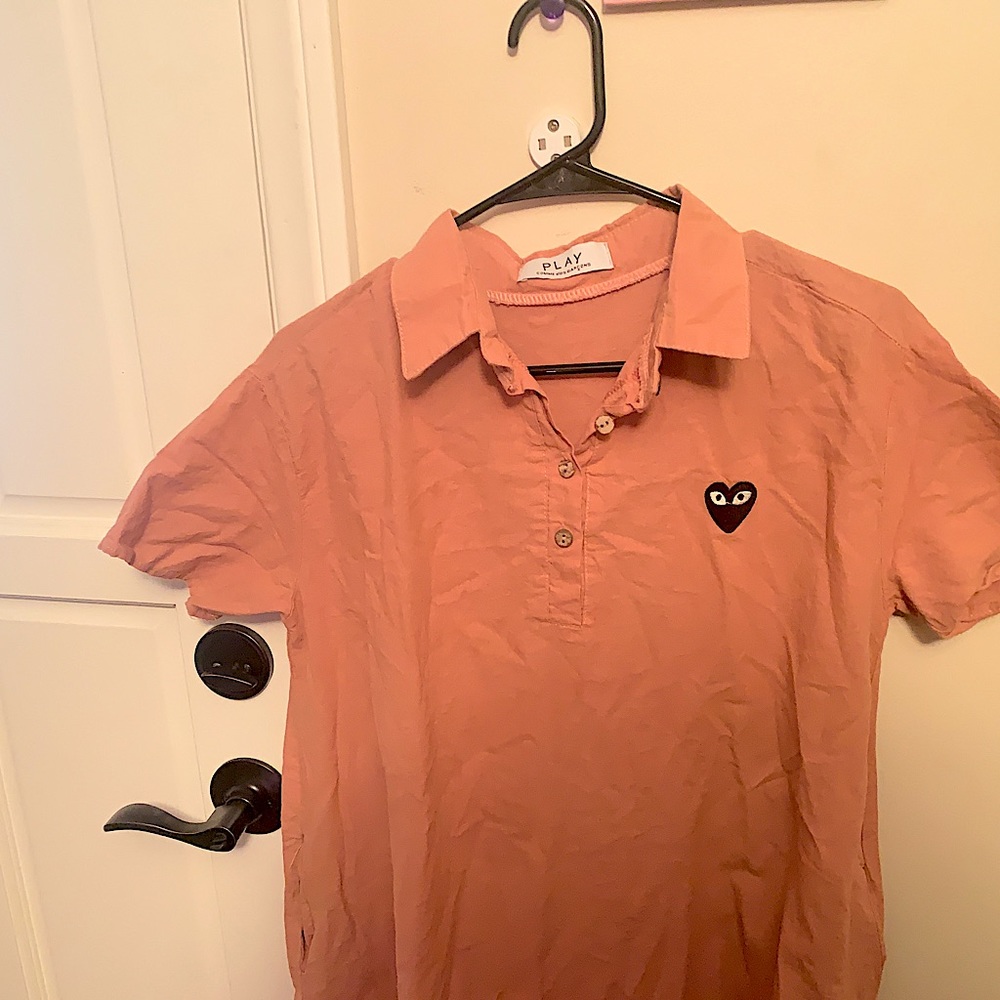 WOMENS PLAY BY COMME DES GARÇONS OVERSIZED TAN POLO SHIRT SIZE LARGE